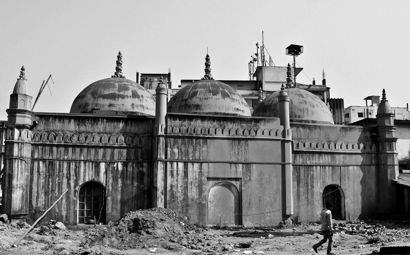 ওয়ালি খান মসজিদ