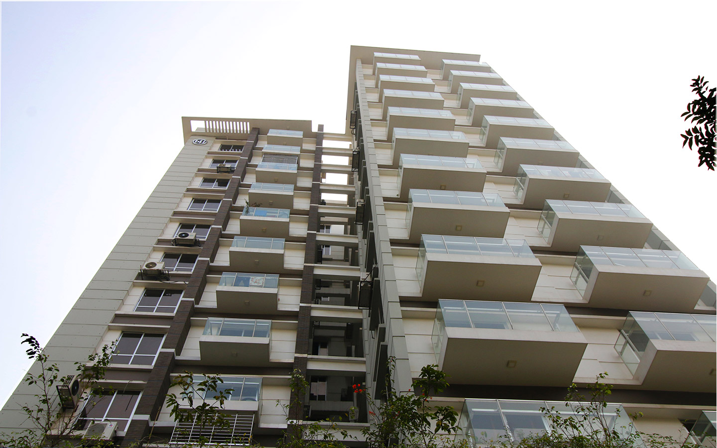 Experience the fullest of Dhanmondi with this magnificent apartment