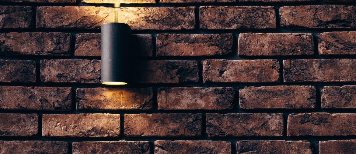 Overview on the pros and cons of exposed brick walls