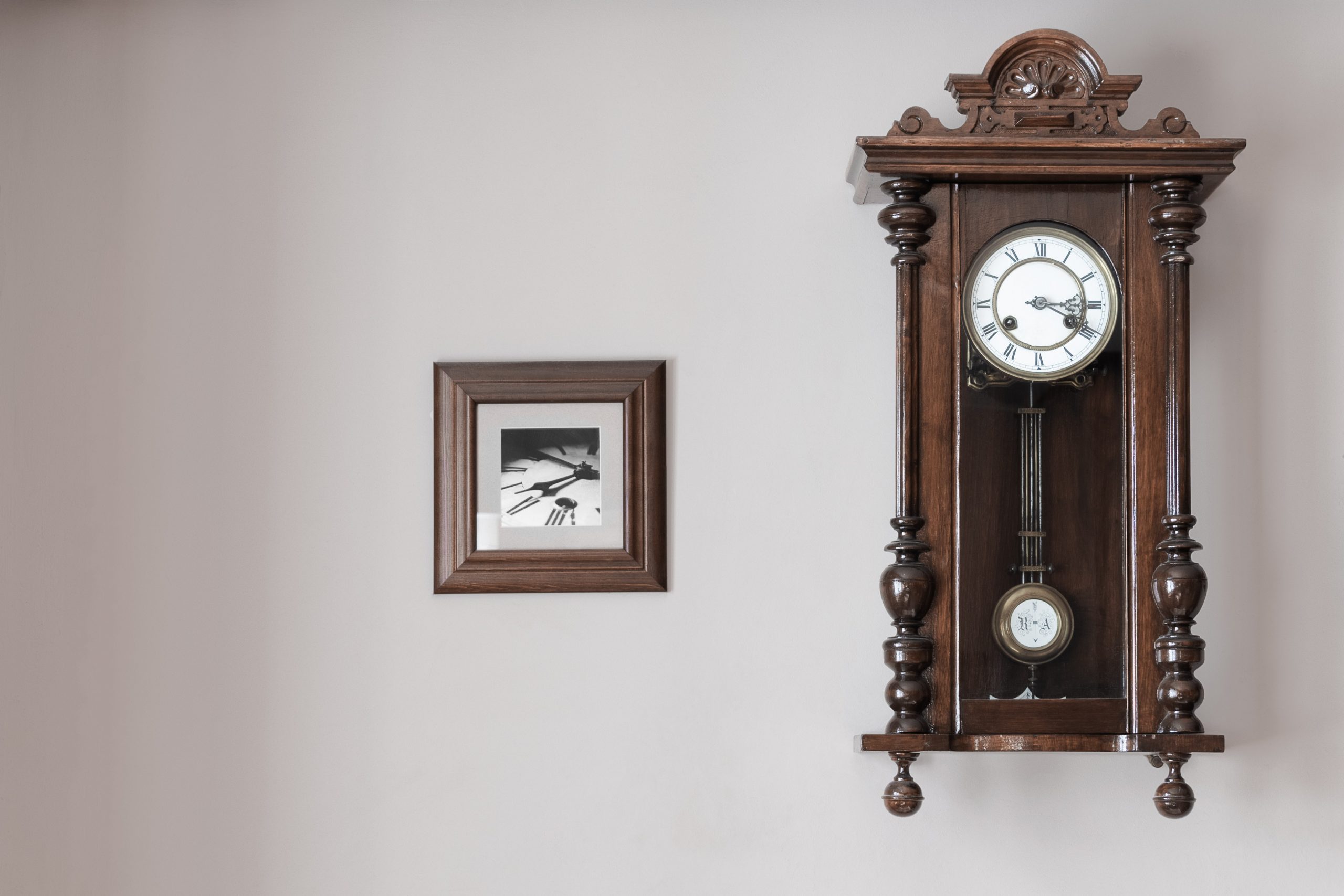 types of clocks for home decor