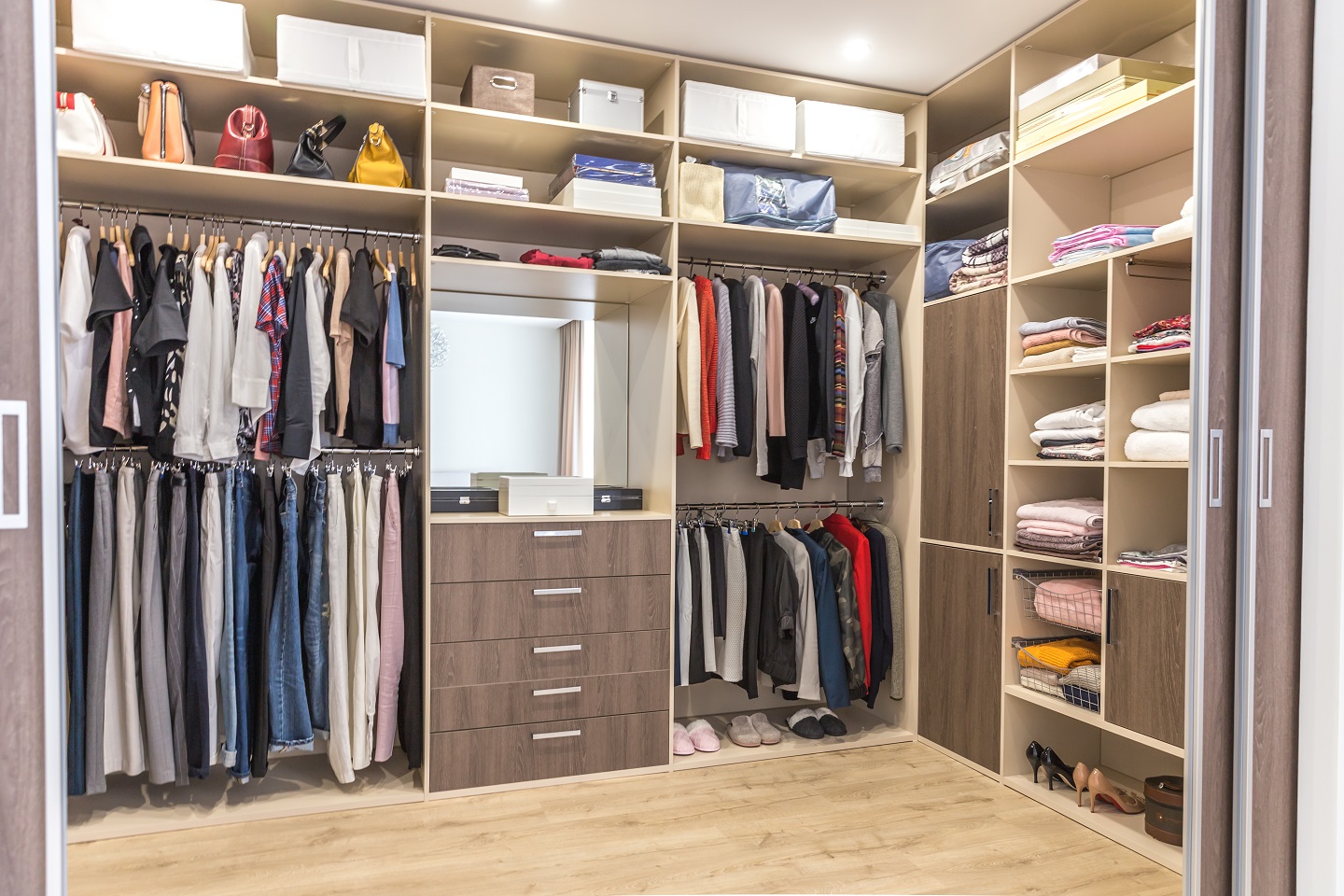 walk-in closet