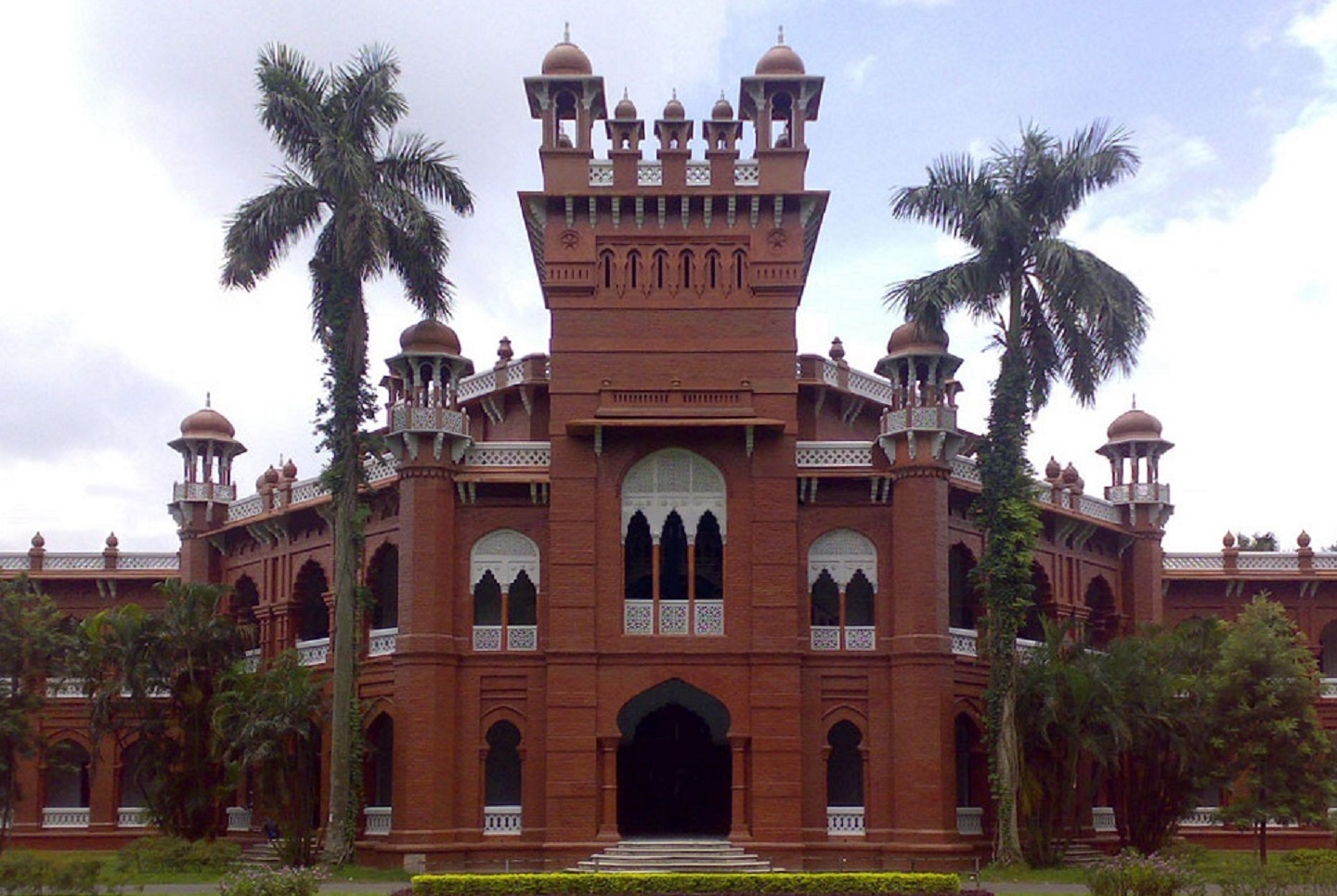 কার্জন হল