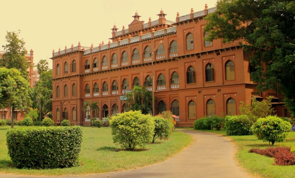 places to visit in dhaka university