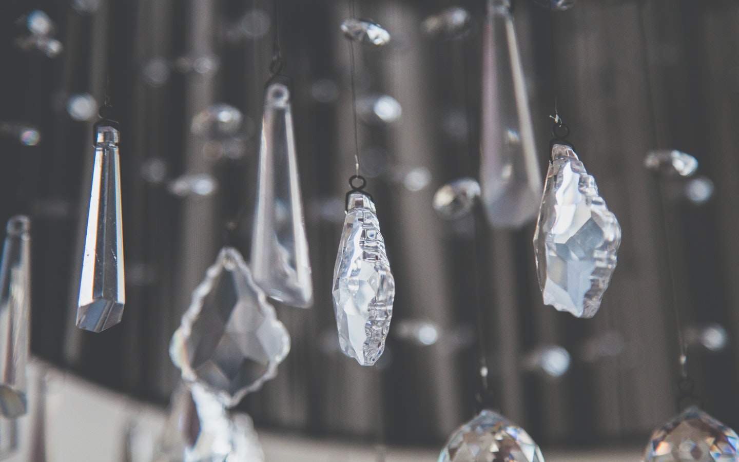 clear-glass-stones-hanging